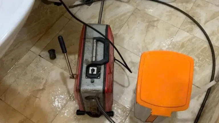 Dấu hiệu hầm cầu đầy cần rút hầm cầu Tân Uyên ngay