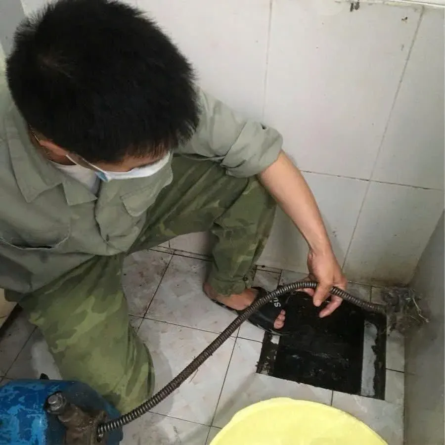 Máy thông cống lò xo chuyên dụng xử lý chậu rửa bát tắc nghẽn