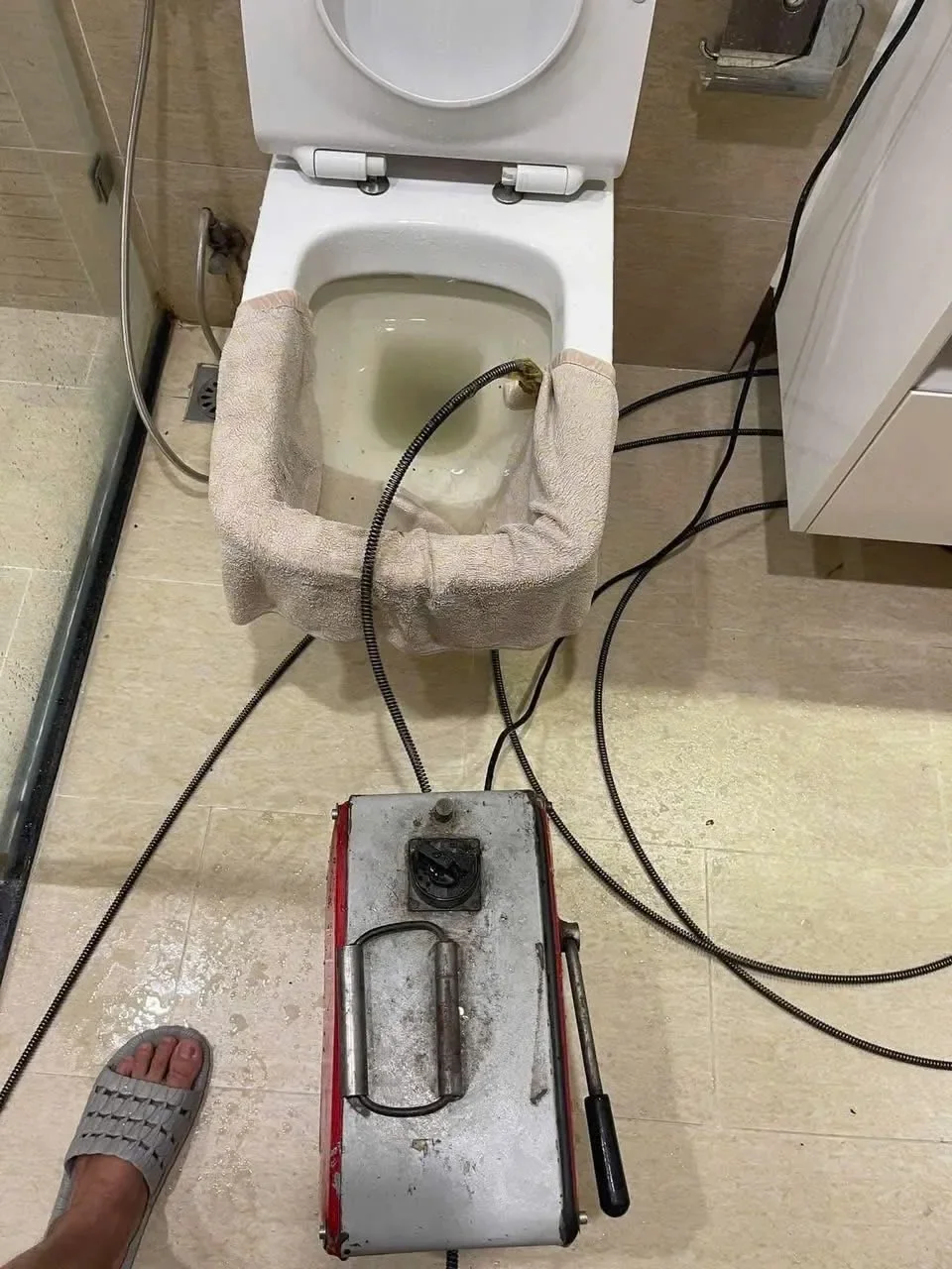 Dịch Vụ Thông Hút Bồn Cầu - Nhanh Gọn, Không Đục Phá, Không Mùi 2 Dịch vụ hút bồn cầu nhanh nhất tại Bình Dương