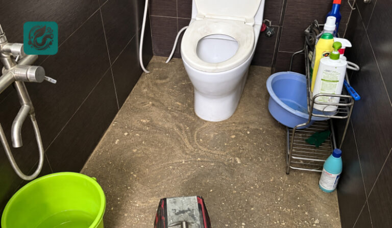 Nước bồn cầu dâng ngược